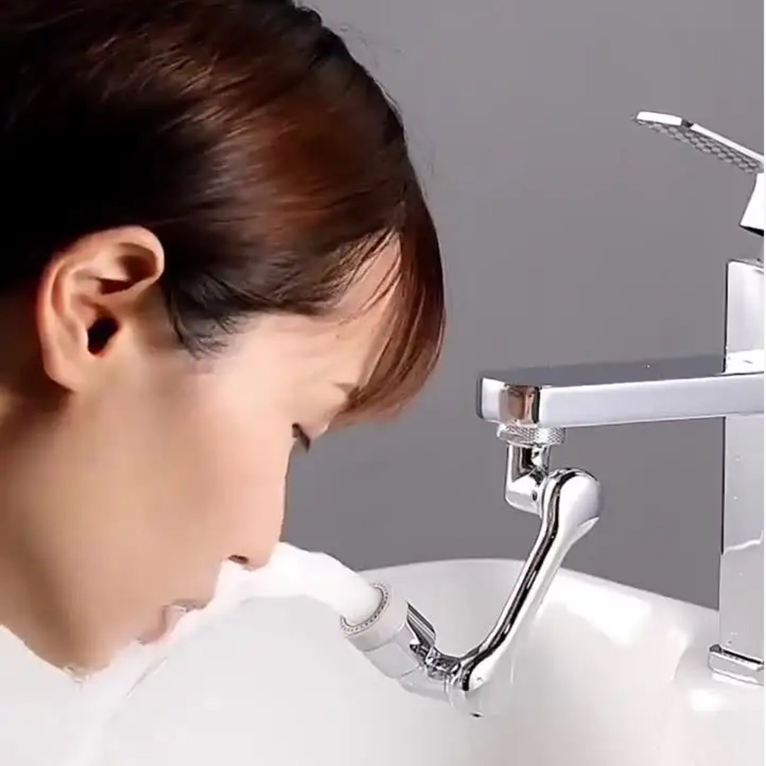 Rotating faucet sprayer head for bathroom and kitchen use Rotating faucet sprayer head for bathroom and kitchen use